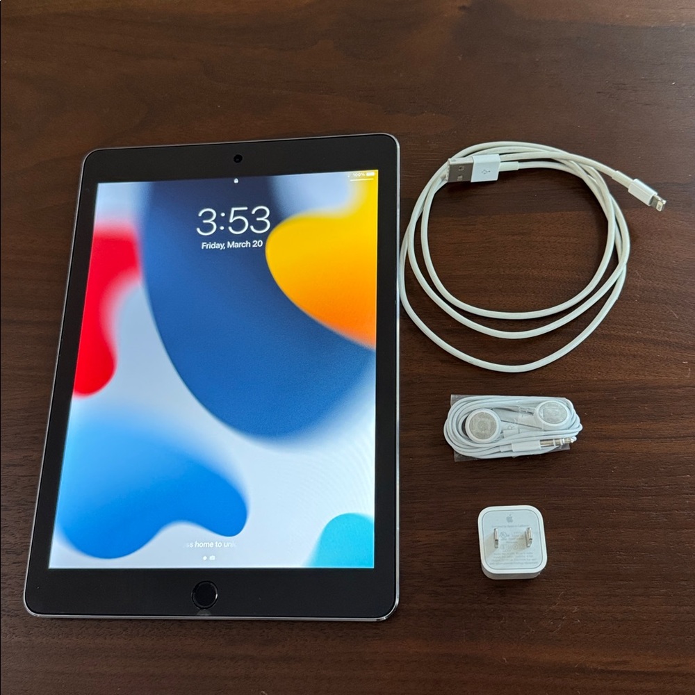Apple iPad 128GB Air2 A1566 DMPSK3G2G5W1 + A1385 Power Adapter Charge Cable EUC - Picture 3 of 12